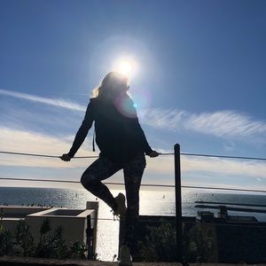 Meet your Posher, Francise